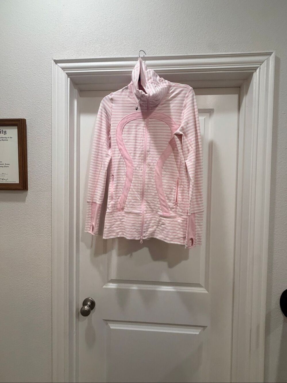 Lululemon Striped Pink White Define Jacket Full Zip Thumbholes Athletic 6